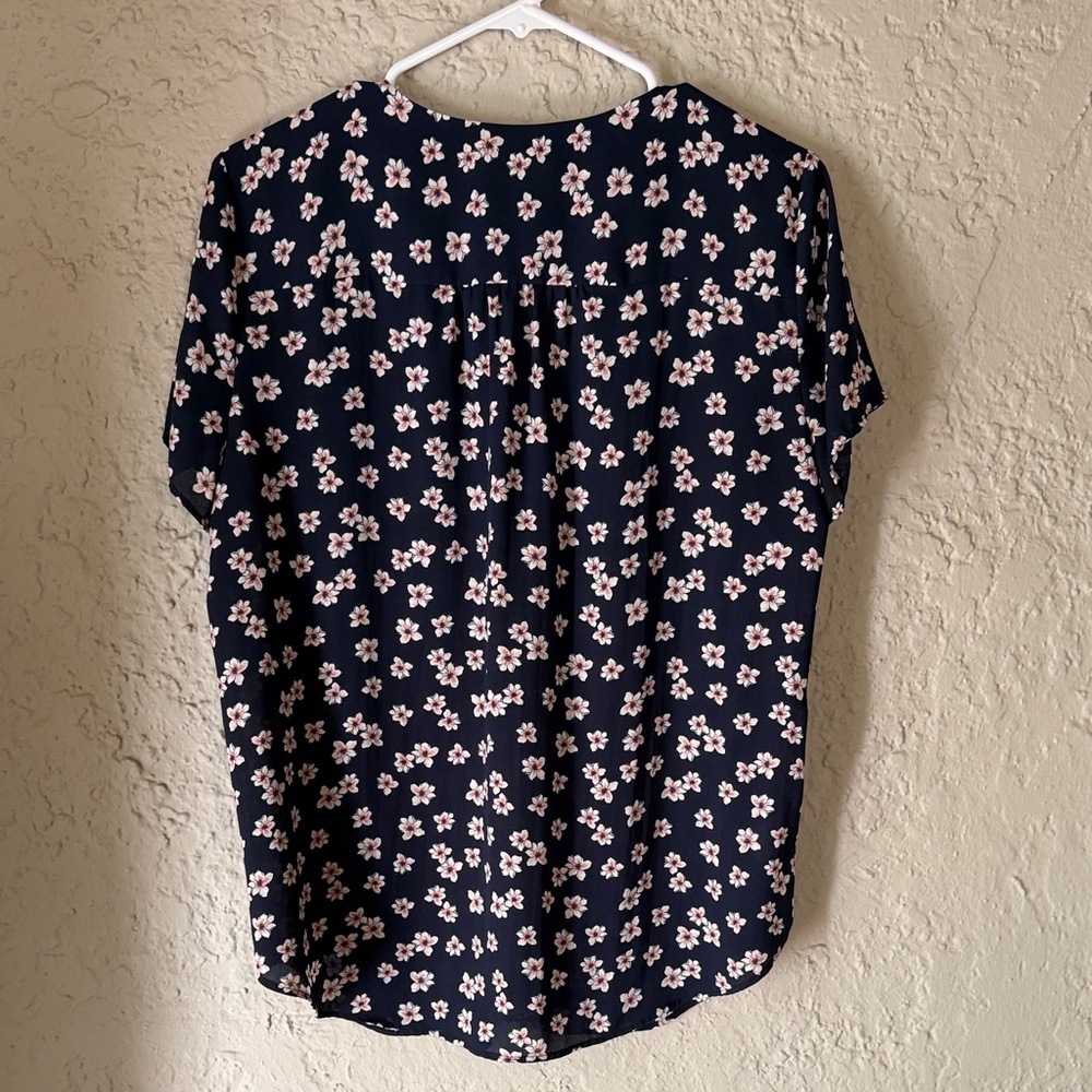 LOFT Navy Floral Short Sleeve V-Neck Blouse - Picture 4 of 4